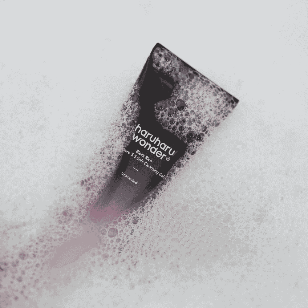 Black Rice Moisture 5.5 Soft Cleansing Gel - Haruharu Wonder