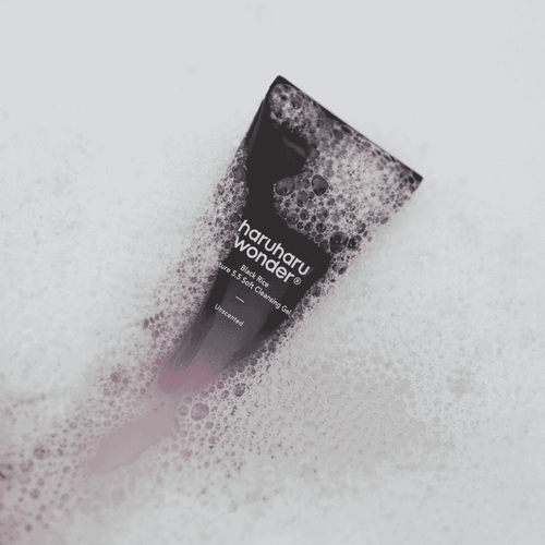 Black Rice Moisture 5.5 Soft Cleansing Gel - Haruharu Wonder